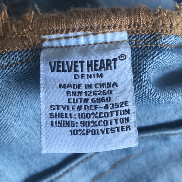 4/$20 Jean Jacket Velvet Heart Embroidered Distressed Women’s Size Medium - Picture 10 of 16